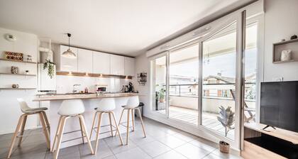 Apartment "Le Cocon" with Mountain View, Balcony, and Wi-Fi