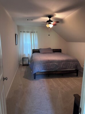 6 bedrooms, free WiFi, bed sheets
