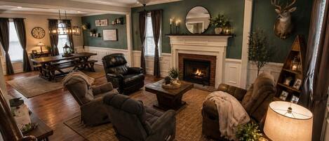TV, fireplace