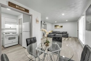Interior - Leandro Apartments  (Dallas)