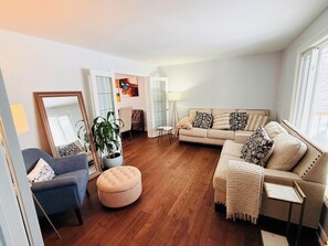 TV - Golf & Spa Retreat w/ Jacuzzi near TPC Toronto (Alton)