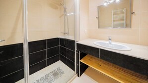 Apartment | Bathroom - Warm Apartment a/c 2br/4p - Saint-tropez (Saint-Tropez)
