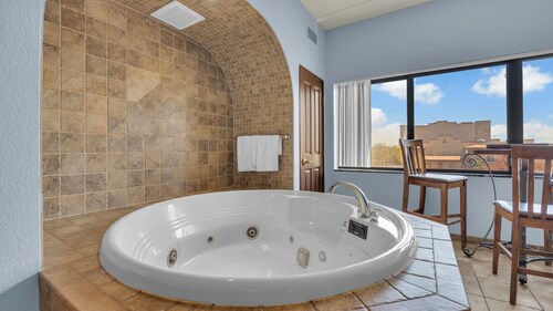 Dells Getaway - Sleeps 14 + Golf Course Views