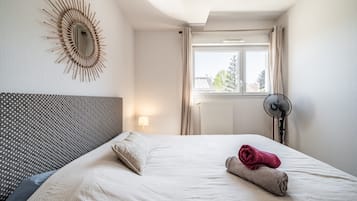 2 dormitorios, tabla de planchar con plancha, wifi y ropa de cama