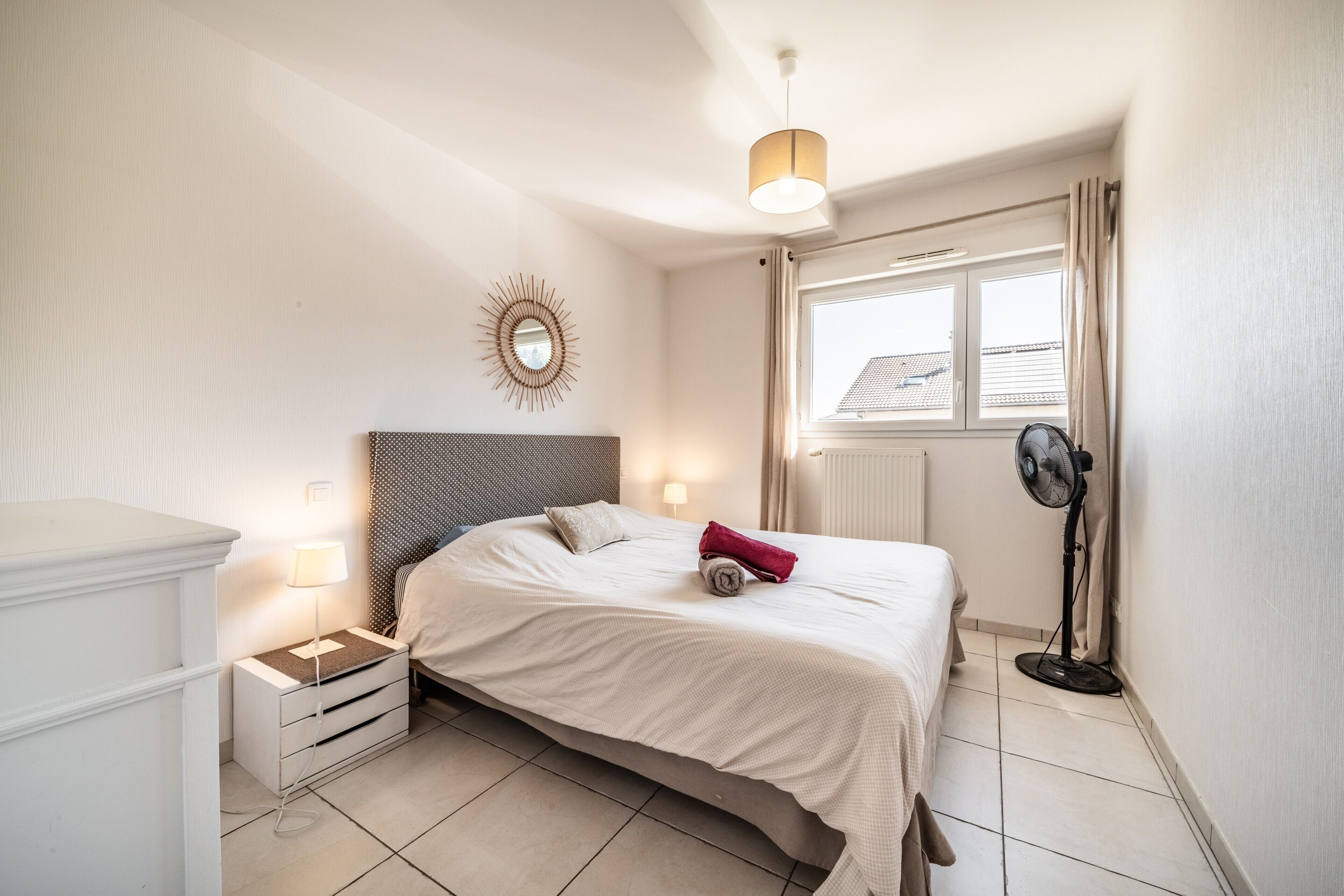 2 bedrooms, iron/ironing board, WiFi, bed sheets