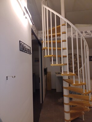 Interior - Apartment 'Venti Nodi' with Balcony, Wi-Fi and Air Conditioning (Vieste)