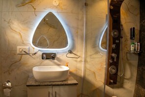 Bathroom - Amara Kosha Utsav Devanahalli - Six Bedroom Villa + Movies + Food (Bengaluru)