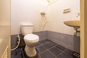 Dusche, Bidet, Handtücher