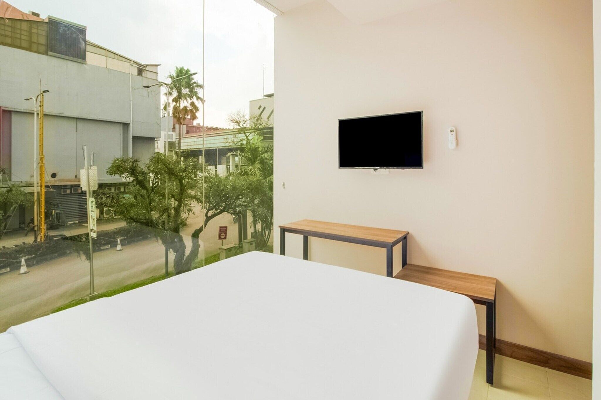 Desk, bed sheets