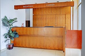 Lobby - Luxury Deluxe DBL Retreat W/ Free WiFi and Parking (Bandung)