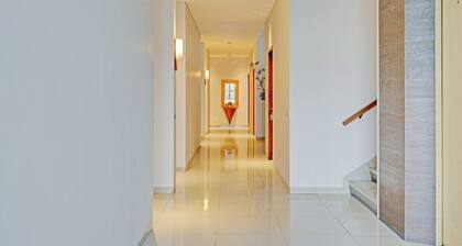 Luxury Deluxe DBL Retreat W/ Free WiFi and Parking