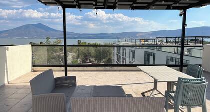 Great apartment with private rooftop, pool & lake view near Chante Spa, Jal.