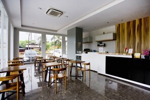 Dining - Luxury Deluxe DBL Escape W/ Free WiFi and Parking (Bekasi)