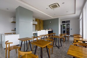 Dining - Luxury Deluxe DBL Escape W/ Free WiFi and Parking (Bekasi)