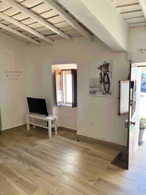 Interior - Holiday Home 'Zena Houses 1' with Private Terrace and Wi-Fi (Beja)