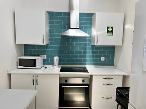 Private kitchen - Holiday Home 'Zena Houses 1' with Private Terrace and Wi-Fi (Beja)