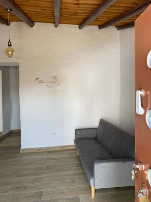 Interior - Holiday Home 'Zena Houses 2' with Private Terrace and Wi-Fi (Beja)