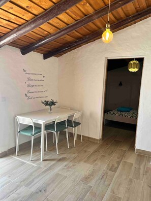 Dining - Holiday Home 'Zena Houses 2' with Private Terrace and Wi-Fi (Beja)
