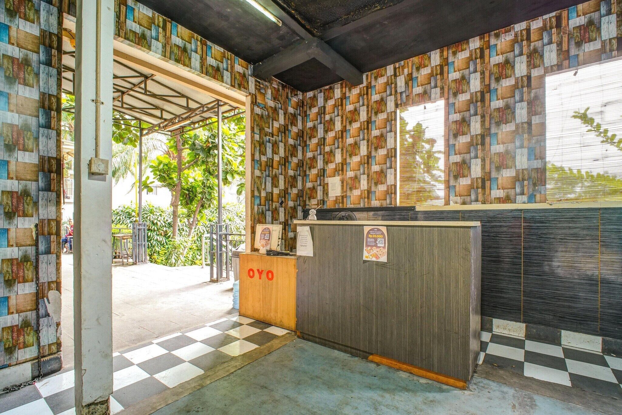 Entrance / Reception