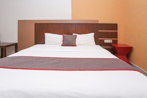 1 habitación, escritorio, wifi gratis y ropa de cama 