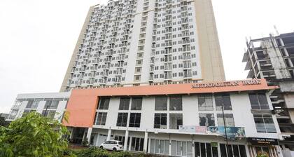 Luxury Delux Retreat W/ Free WiFi Parking and Pool