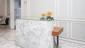 Lobby - Luxury Delux Retreat W/ Free WiFi Parking and Pool (Bekasi)