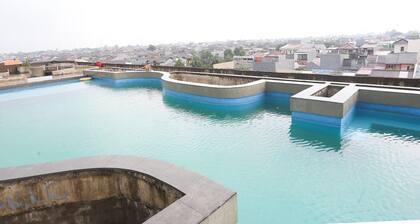 Luxury Delux Retreat W/ Free WiFi Parking and Pool