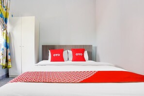 1 bedroom, desk, free WiFi, bed sheets