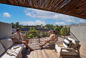 Property grounds - Modern 2BR Apartment with Pool & Gym (Tulum)