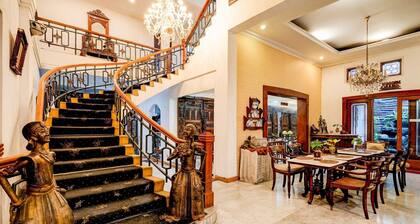 Luxury Deluxe DBL Retreat W/ Free WiFi and Parking