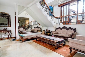 Interior - Luxury Deluxe DBL Retreat W/ Free WiFi and Parking (Bandung)