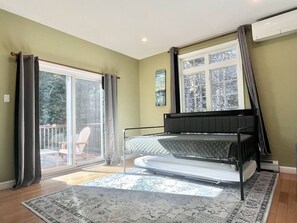 4 bedrooms, desk, iron/ironing board, travel cot