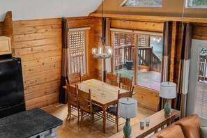TV, fireplace - Emberwood | Hot Tub | Pool Table | Wood Fireplace (Radium Hot Springs)