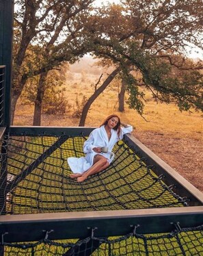 Property grounds - Hill Country Hammock Lodge (Round Mountain)