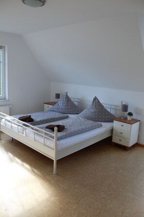 2 Schlafzimmer, Bügeleisen/Bügelbrett, kostenloses WLAN, Bettwäsche