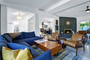 Living area - Shelby Sands: Poolside Perfection & Mountain Views (Palm Springs)