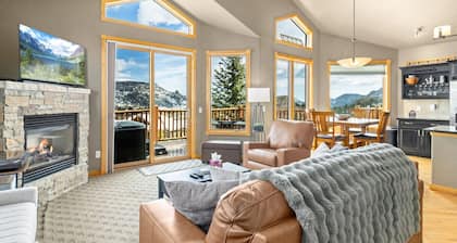 Estes Park retreat w/ hot tub, fireplace, king suite