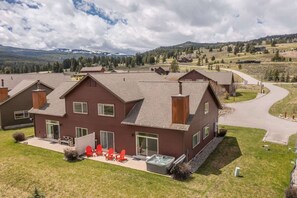 Exterior - Modern Big Sky Adventure Pad (Big Sky)