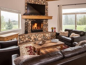 TV, fireplace, offices - Modern Big Sky Adventure Pad (Big Sky)