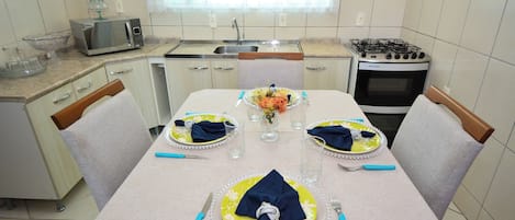 Comfort House | Dining