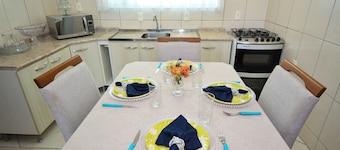 Casa com Piscina a 250m da Praia PLH006