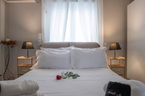 House - The Athenian Penthouse Studio - An Urban Haven (Athens)