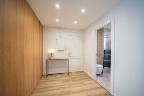 Apartamento | Baño | Secador de pelo, toallas y champú
