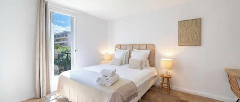 Apartment | 2 bedrooms, laptop workspace, iron/ironing board, bed sheets