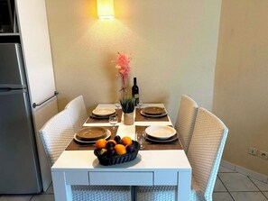 Dining - Vrbo Property (Saint-Cyprien)