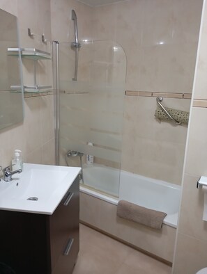 Towels, soap, toilet paper - Apartment in Oropesa Urbanization Algaida (Oropesa del Mar)