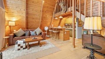 Basic House, Balcony, Mountain View | Living area