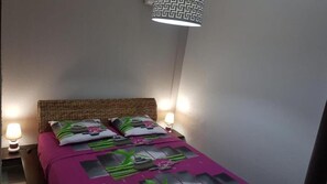 1 bedroom, iron/ironing board, internet, bed sheets - F2 - Contact me -TROIS ILETS- Pointe du bout (Les Trois-Îlets)