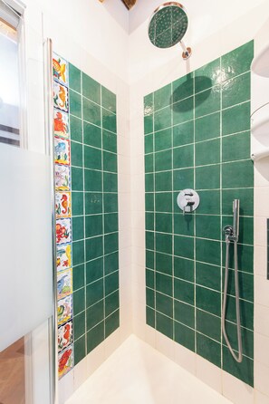 Shower, hair dryer, bidet, towels - Perfect retreat among the hills of Chianti Classico. Suitable for families and couples (Barberino Val D'elsa)