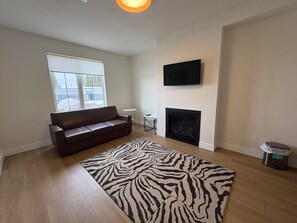 Living area - Renovated ground floor suite great for a quick get away (Vernon)